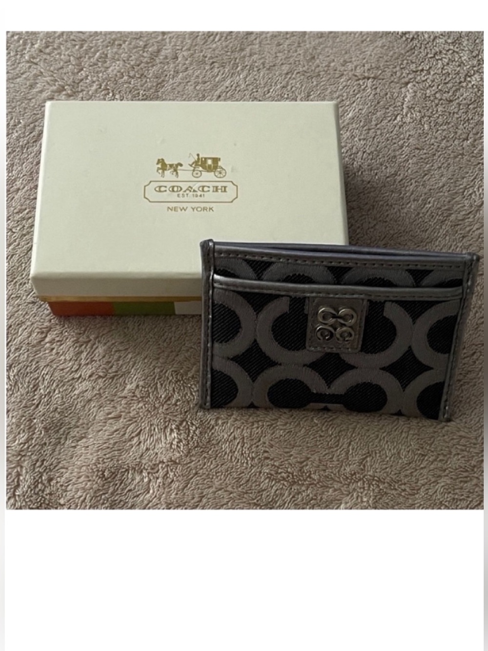 Coach Signature Black and Silver
Card Holder VTG Vibes